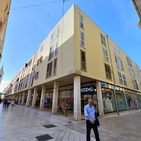 アパート Kalelarga