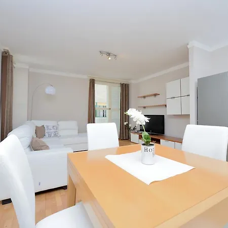 Kalelarga Apartman Zára