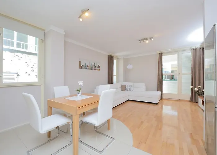 Kalelarga Apartman *