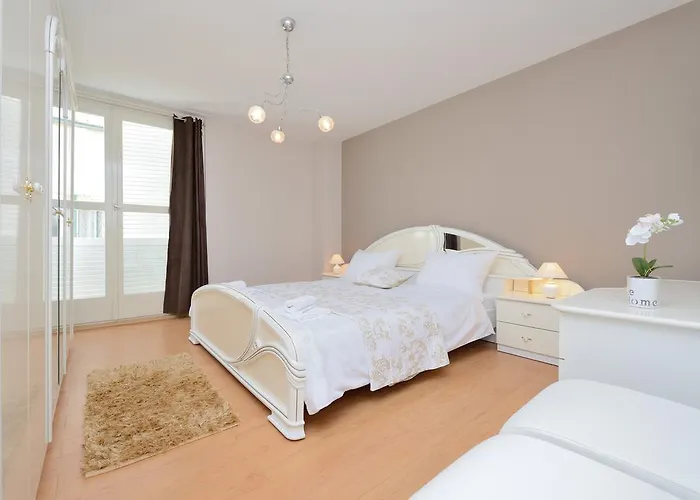 Kalelarga Apartman *