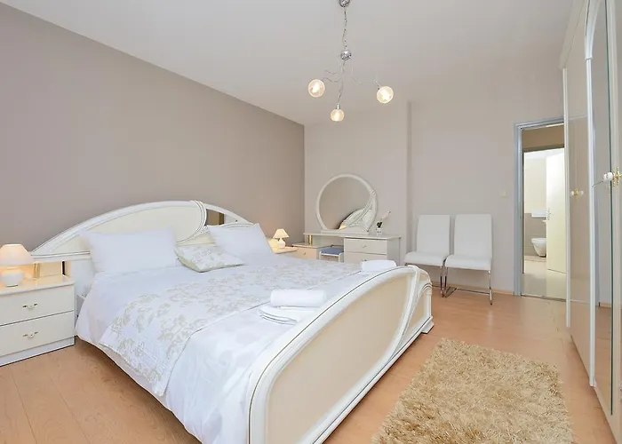 Kalelarga * Задар